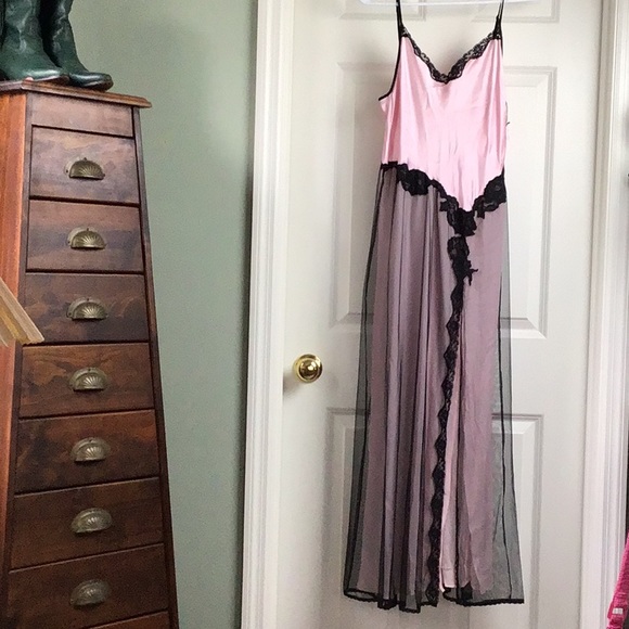 NEW Vtg.💕 Victoria’s Secret Long nightie - Picture 1 of 14